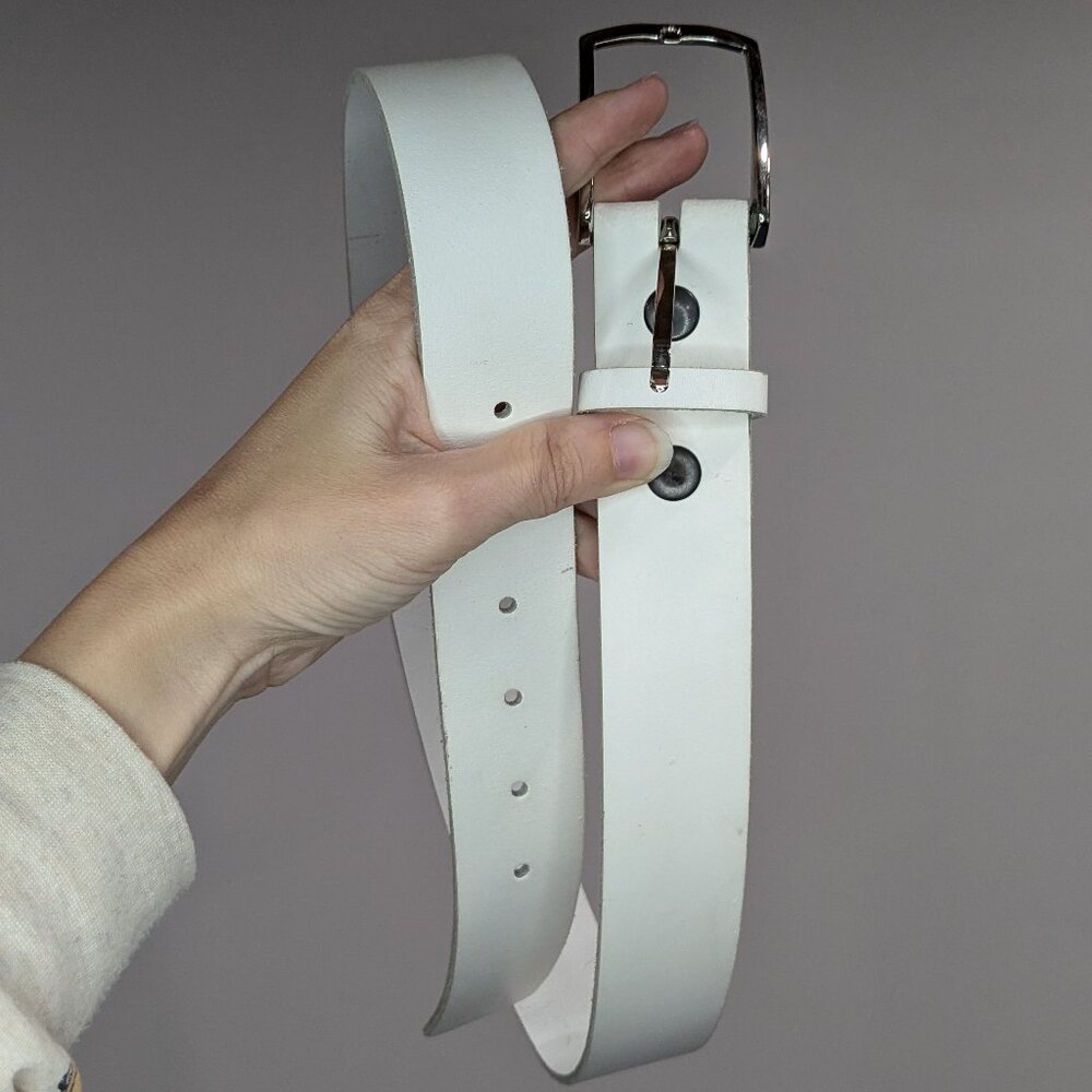 Chic White Leather Belt